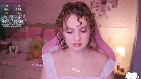 Snapshot of angelytaxx chatting on March 2025 08:48:01 AM Angel online show from March 2025 08:48:01 AM