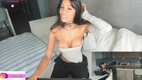 Snapshot of angie_mcqueen chatting on November 2025 04:29:02 PM angie online show from November 2025 04:29:02 PM