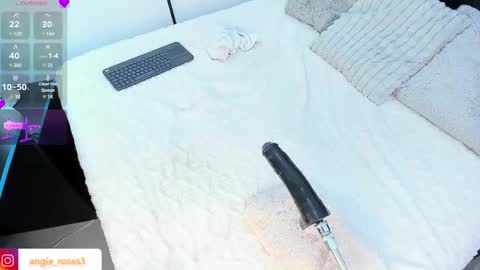 Snapshot of angiee_roses chatting on March 2025 05:07:01 AM angiee roses online show from March 2025 05:07:01 AM