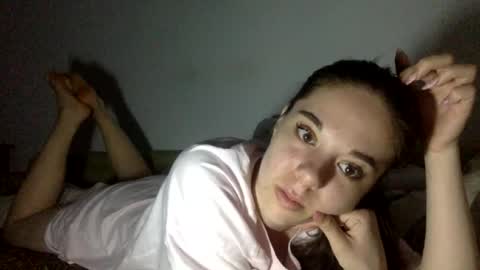 Snapshot of angle_cute05 chatting on June 2026 09:06:01 PM Angel Cute online show from June 2026 09:06:01 PM