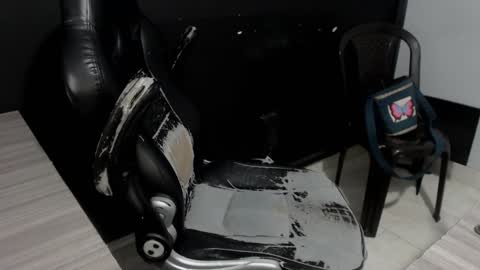 angy online show from January 2025 12:33:01 AM