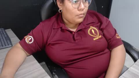 angy online show from October 2025 10:18:02 PM