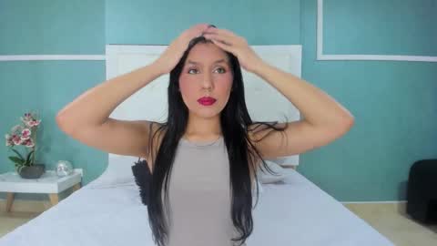 Snapshot of ania_gomez chatting on October 2025 01:34:01 PM Ania online show from October 2025 01:34:01 PM