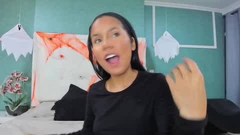 Snapshot of ania_gomez chatting on October 2025 01:48:02 PM Ania online show from October 2025 01:48:02 PM