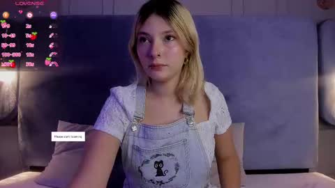 Snapshot of ania_mml chatting on September 2025 08:42:02 PM Ania online show from September 2025 08:42:02 PM