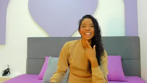 Snapshot of aniie_bby_4u chatting on September 2025 02:38:01 AM Any online show from September 2025 02:38:01 AM