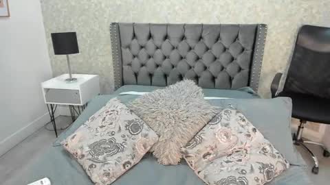 anika_h online show from May 2026 12:23:02 PM