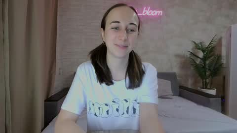 Snapshot of anikabloom chatting on January 2025 02:04:01 AM anikabloom online show from January 2025 02:04:01 AM