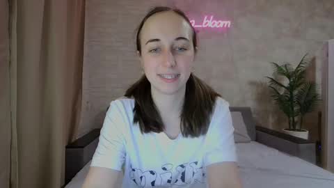 Snapshot of anikabloom chatting on January 2025 05:05:02 AM anikabloom online show from January 2025 05:05:02 AM