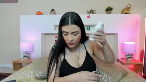 Snapshot of anikaromanof chatting on May 2026 11:38:01 AM Anika Romano online show from May 2026 11:38:01 AM