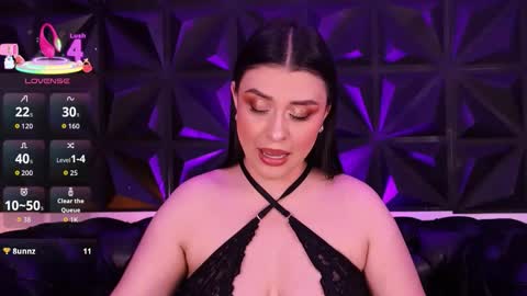 Lauren Anika online show from November 2025 12:56:01 PM