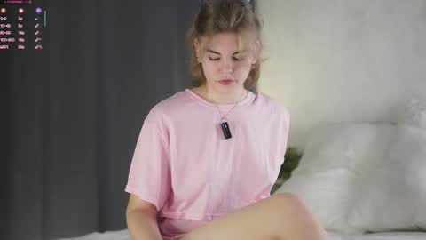 Snapshot of anishavivo chatting on December 2025 12:32:01 PM AnishaVivo online show from December 2025 12:32:01 PM