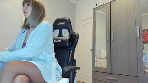 Snapshot of anisialuna_ chatting on January 2025 07:27:02 AM Luna online show from January 2025 07:27:02 AM