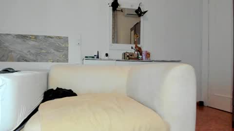 Luna online show from April 2026 06:19:01 AM