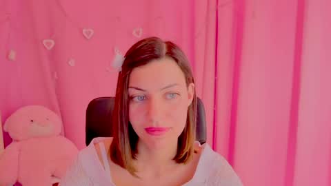 Snapshot of aniskyy chatting on April 2026 12:29:02 PM Anni online show from April 2026 12:29:02 PM