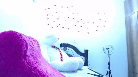 ana independent model online show from February 2025 06:32:02 AM