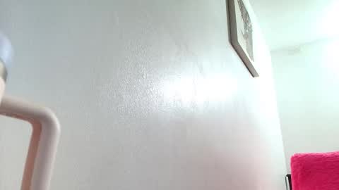 ana independent model online show from November 2025 08:02:02 AM