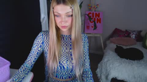 Snapshot of anita_moon_ chatting on April 2026 06:13:02 PM anita_moon_ online show from April 2026 06:13:02 PM