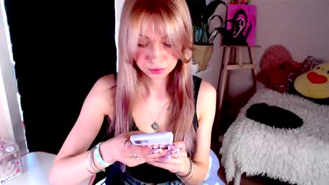 Snapshot of anita_moon_ chatting on May 2026 09:04:01 AM anita_moon_ online show from May 2026 09:04:01 AM
