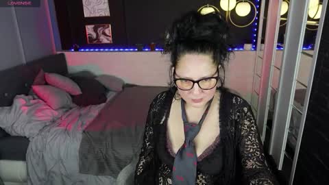 Anita online show from October 2025 09:15:01 PM