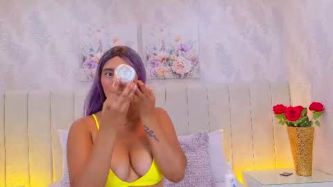 Dania Lpez online show from July 2026 12:33:02 PM