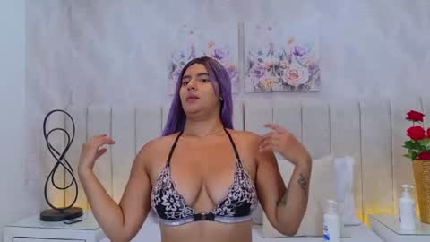 Dania Lpez online show from July 2026 12:25:02 PM