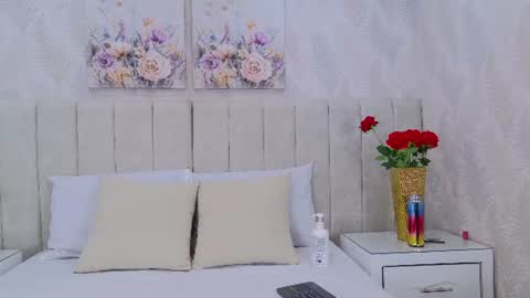 Dania Lpez online show from August 2026 12:15:02 PM