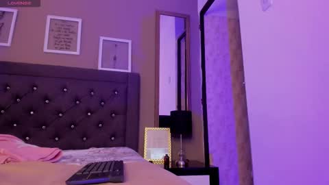 Anitafoxx online show from November 2025 09:36:02 PM