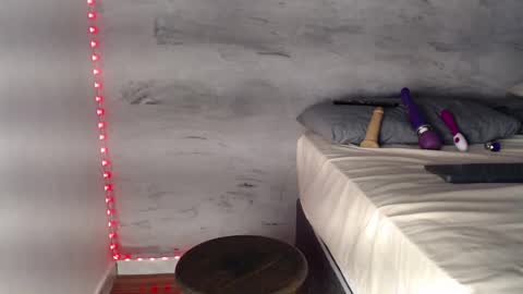 Hello My name is NaiaraPv is OPEN online show from December 2024 02:22:01 PM