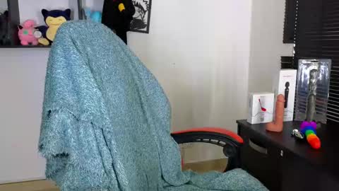 Only fans   online show from February 2025 06:56:02 PM