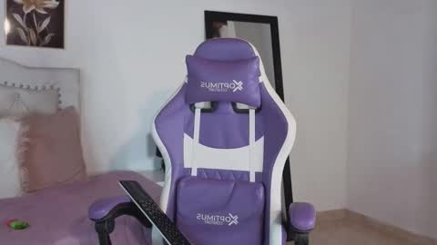 Ana  online show from October 2025 12:08:02 AM