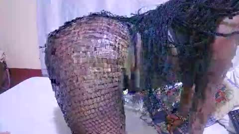 ann_keller online show from December 2025 09:00:02 PM