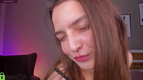 Ann online show from November 2025 02:21:01 AM