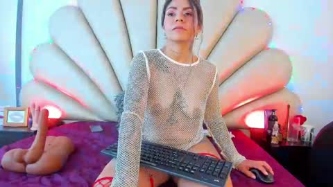 Snapshot of anna__spencer chatting on February 2025 03:56:02 PM Anna online show from February 2025 03:56:02 PM