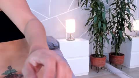 Anna online show from January 2025 04:05:01 PM