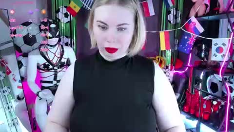 Snapshot of anna_maxwell chatting on June 2026 02:17:01 AM Anna online show from June 2026 02:17:01 AM