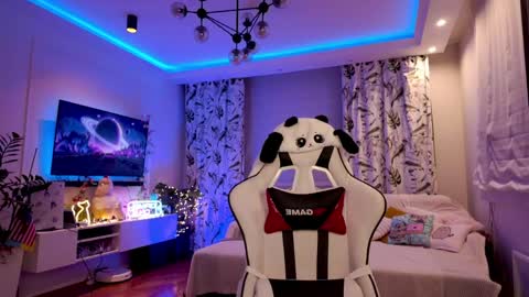 Anna online show from April 2026 02:27:01 AM