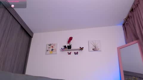 Snapshot of anna_ross_ chatting on March 2025 04:44:02 PM Anna independent model online show from March 2025 04:44:02 PM