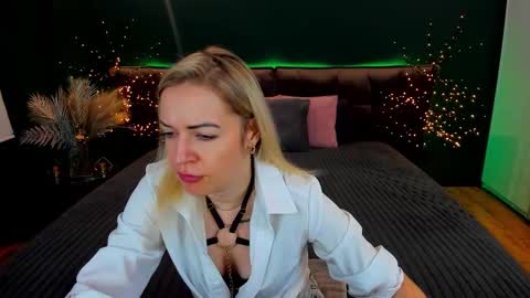 Snapshot of anna_snow9 chatting on September 2025 12:05:02 PM anna_snow9 online show from September 2025 12:05:02 PM