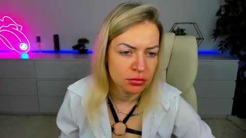 Snapshot of anna_snow9 chatting on November 2025 06:35:01 AM anna_snow9 online show from November 2025 06:35:01 AM