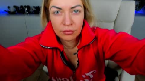 Snapshot of anna_snow9 chatting on December 2025 06:32:02 AM anna_snow9 online show from December 2025 06:32:02 AM