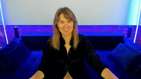 Annabel online show from October 2025 06:23:01 AM