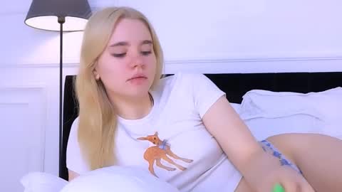 AnnaBelle online show from October 2025 02:19:02 AM