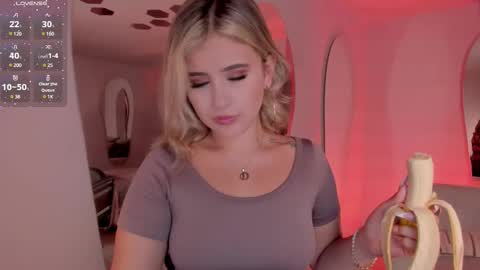 Anna Brooks  online show from March 2025 07:36:01 PM