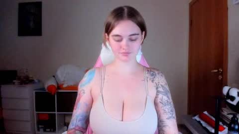 AnnaRoading online show from February 2025 06:48:01 PM