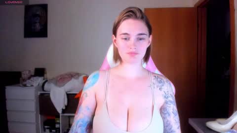 AnnaRoading online show from October 2025 09:01:01 PM