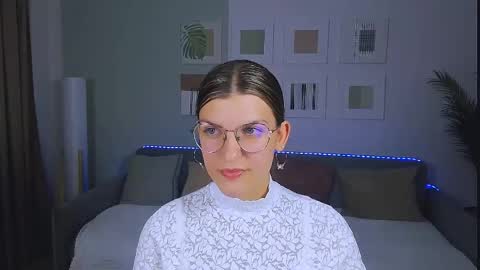 Im Anna online show from May 2026 11:30:02 AM