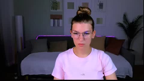 Im Anna online show from June 2026 04:33:01 AM