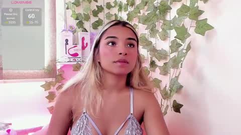 Snapshot of annebull_ chatting on January 2025 05:19:01 PM Anne online show from January 2025 05:19:01 PM