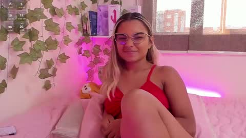 Snapshot of annebull_ chatting on February 2025 10:09:01 PM Anne online show from February 2025 10:09:01 PM